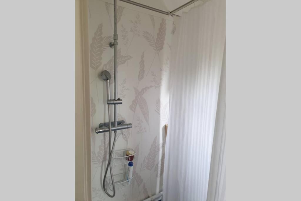 Gaeststuga I Vacker Natur, Bastu, Bubbelpool Sommartid Och Gratis Parkering Naera Ulricehamn Och Lassalyckan, Guesthouse With Nice View With Sauna And Free Parking Close To Dalsjoefors And Fishing Borås Eksteriør bilde