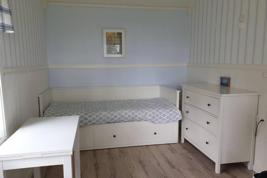 Gaeststuga I Vacker Natur, Bastu, Bubbelpool Sommartid Och Gratis Parkering Naera Ulricehamn Och Lassalyckan, Guesthouse With Nice View With Sauna And Free Parking Close To Dalsjoefors And Fishing Borås Eksteriør bilde